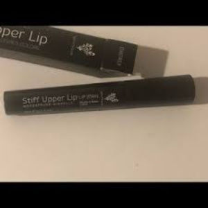 Younique Stiff Upper Lip Stain STARSTRUCK NIB